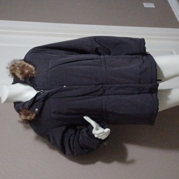 IZZI Woman's jact - Picture 2 of 3